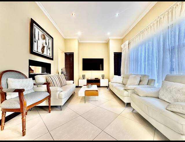 4 BEDROOM HOUSE FOR SALE IN ASPEN HILLS